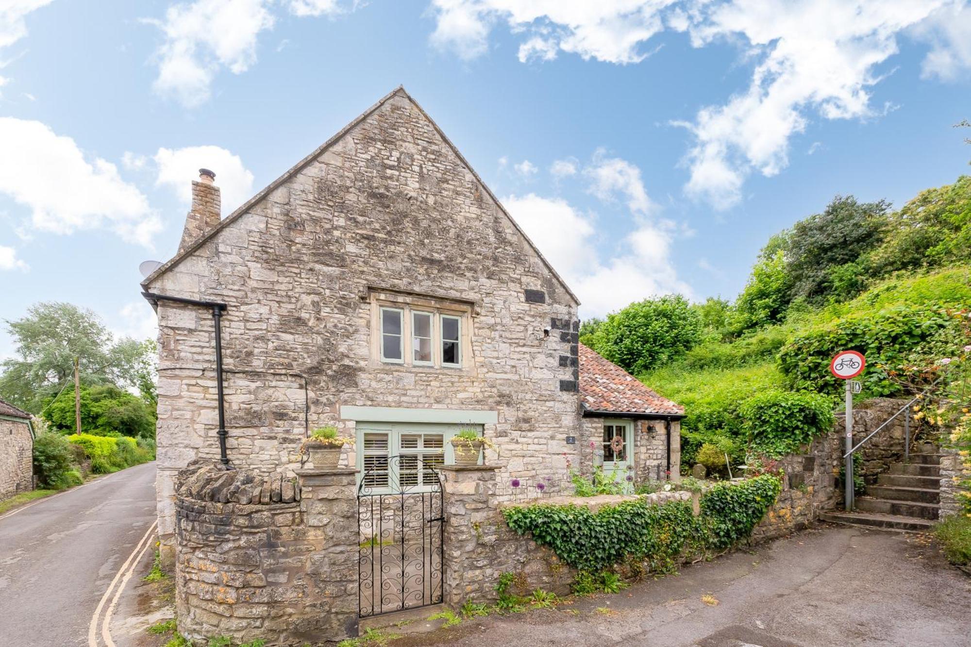 Cosy On Outskirts Of Bath *