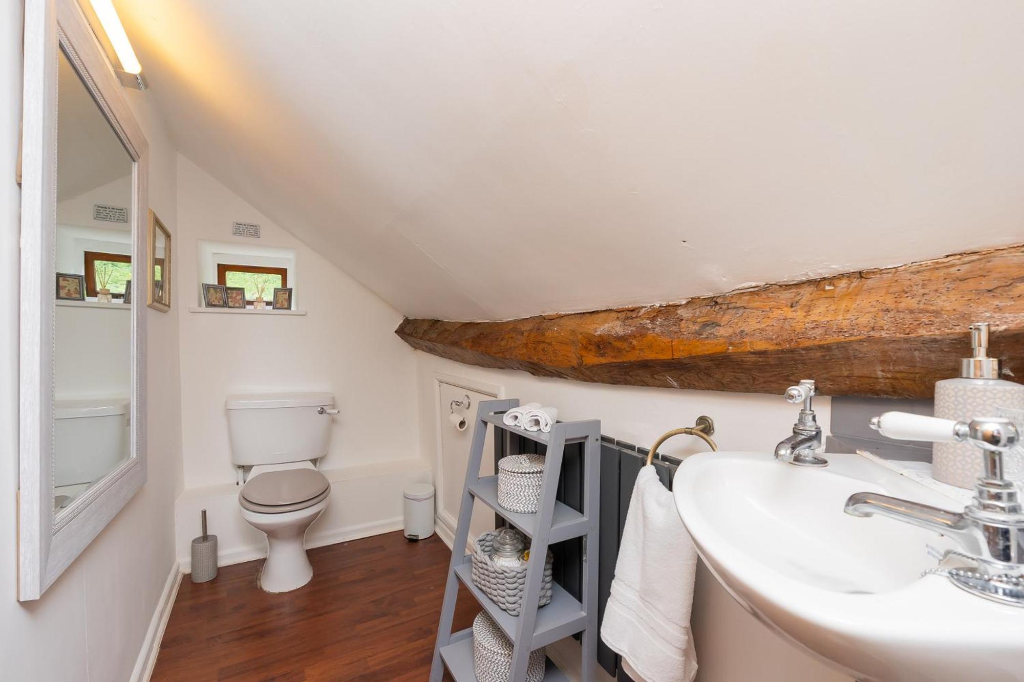 Cosy On Outskirts Of Bath *